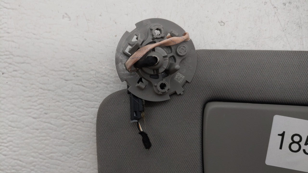 2018-2019 Chevrolet Equinox Sun Visor Shade Replacement Driver Left Mirror Fits Fits 2018 2019 OEM Used Auto Parts - Oemused