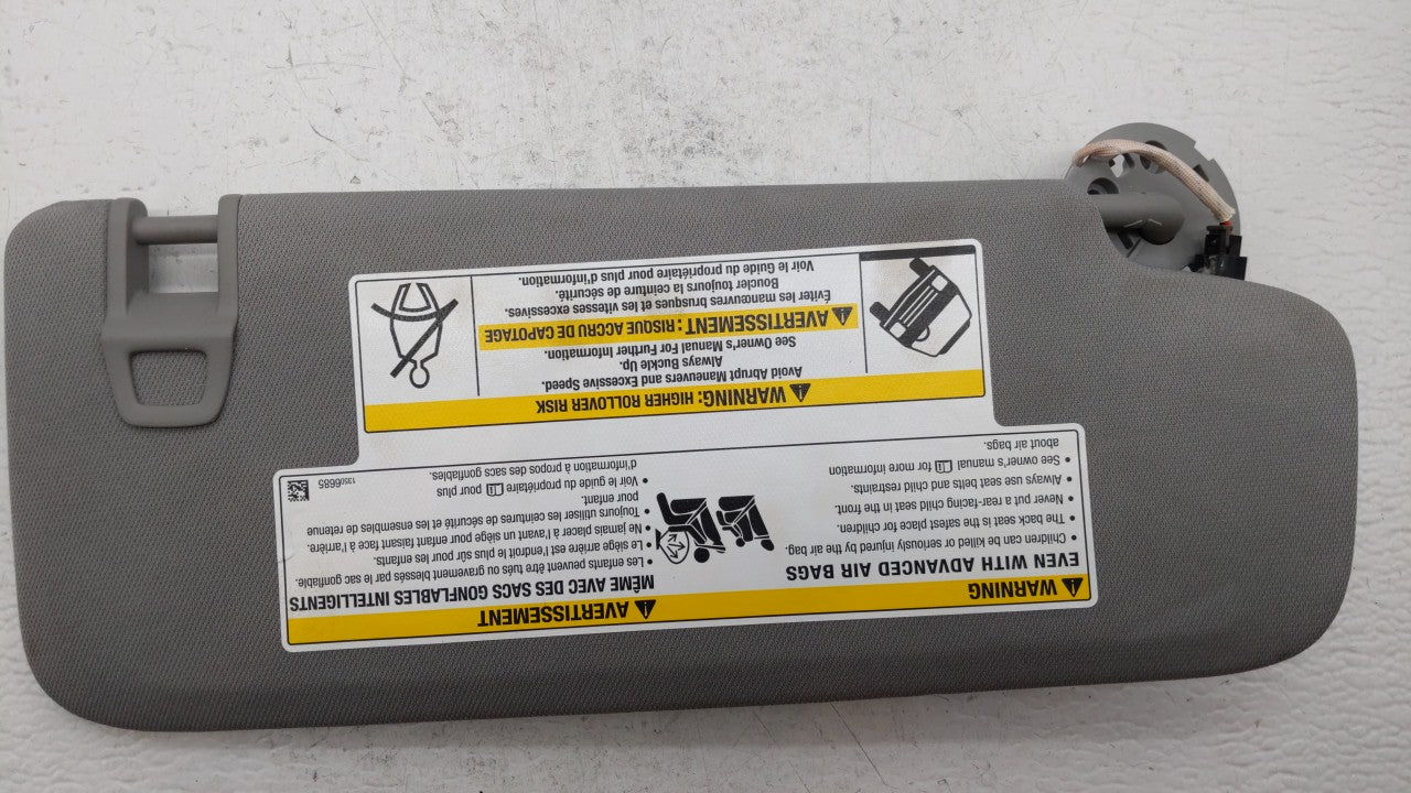 2018-2019 Chevrolet Equinox Sun Visor Shade Replacement Driver Left Mirror Fits Fits 2018 2019 OEM Used Auto Parts - Oemused