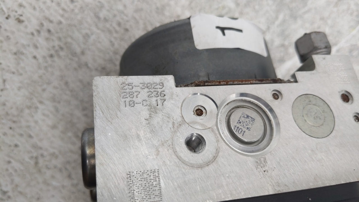 2018-2019 Chevrolet Equinox Anti-Lock Brake ABS Pump Module Actuator OEM P/N:84342052 84342055 Fits Fits 2018 2019 2020 2021