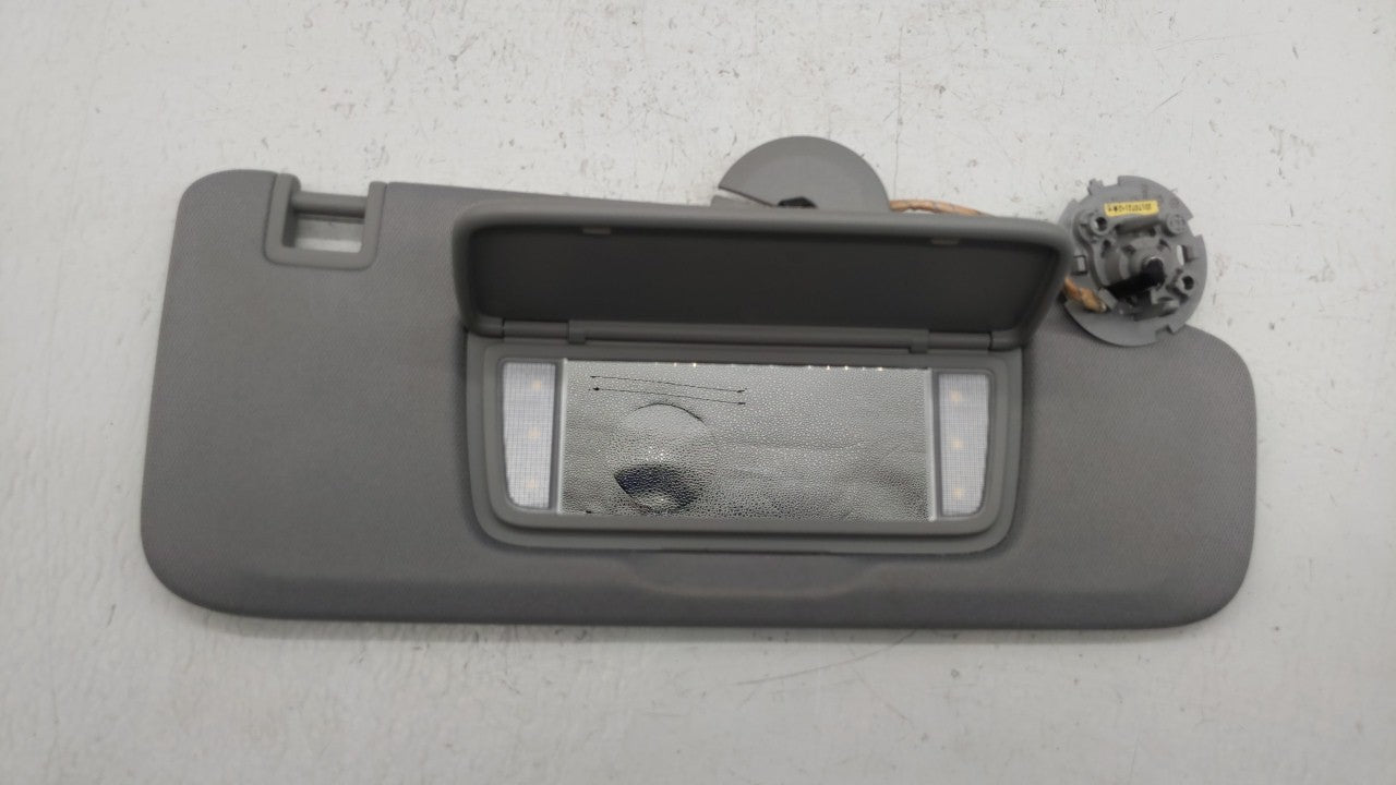 2018-2019 Chevrolet Equinox Sun Visor Shade Replacement Passenger Right Mirror Fits Fits 2018 2019 OEM Used Auto Parts - Oem