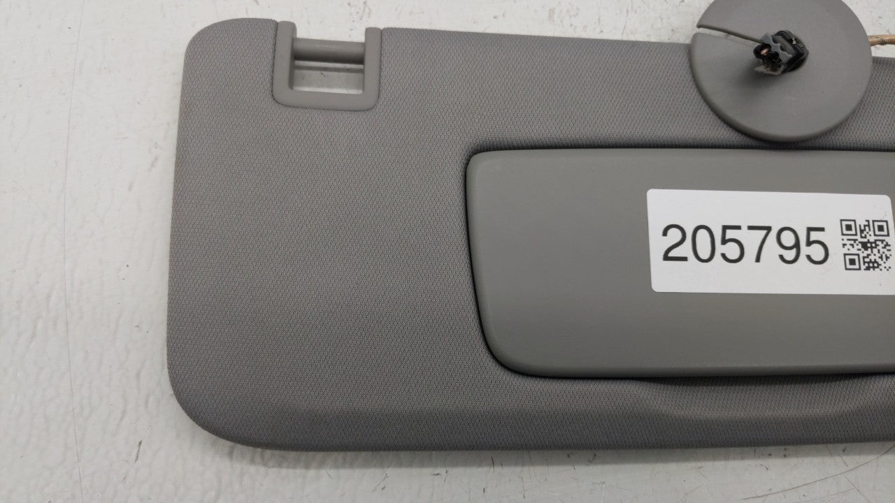 2018-2019 Chevrolet Equinox Sun Visor Shade Replacement Passenger Right Mirror Fits Fits 2018 2019 OEM Used Auto Parts - Oem