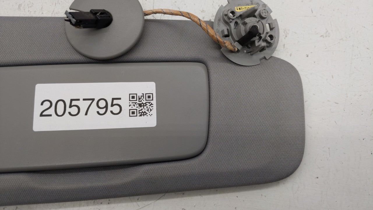 2018-2019 Chevrolet Equinox Sun Visor Shade Replacement Passenger Right Mirror Fits Fits 2018 2019 OEM Used Auto Parts - Oem