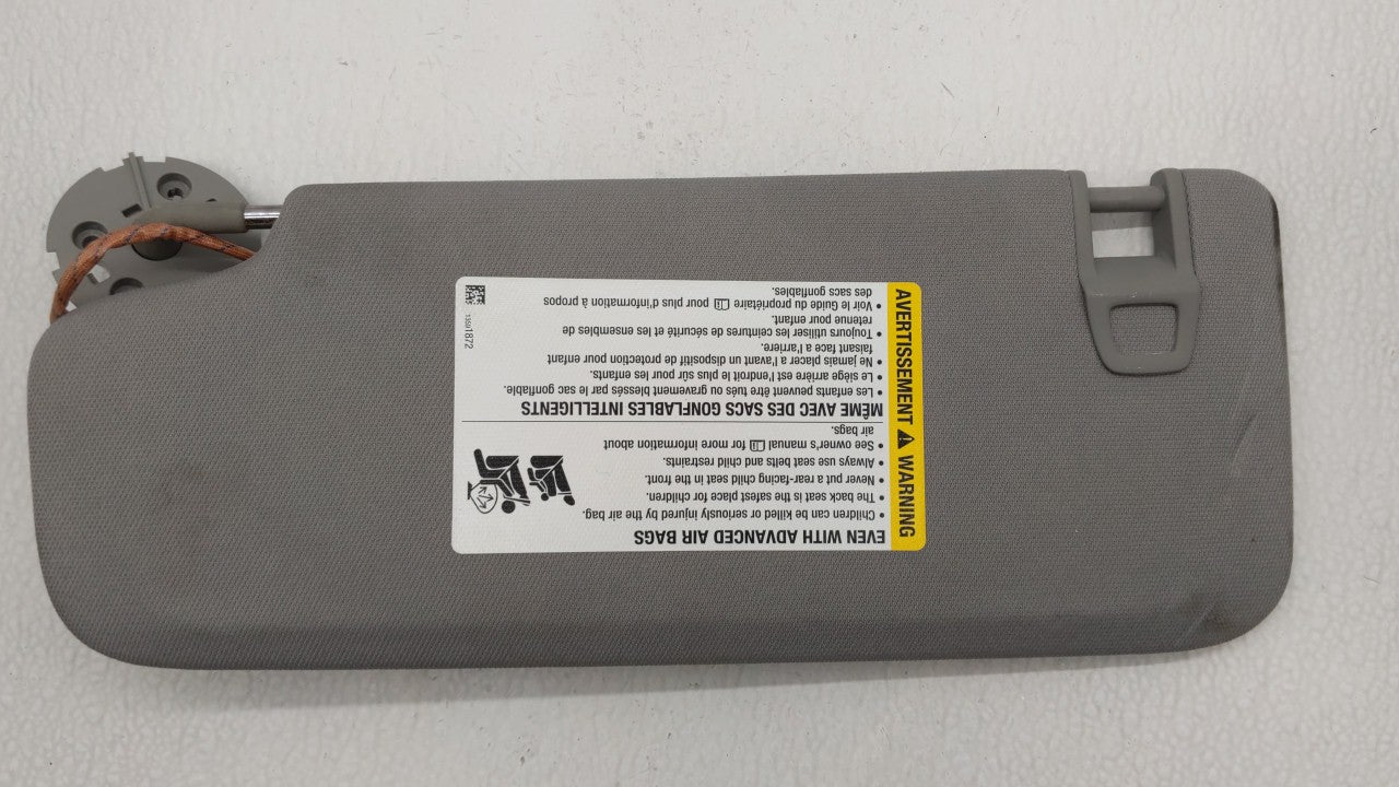 2018-2019 Chevrolet Equinox Sun Visor Shade Replacement Passenger Right Mirror Fits Fits 2018 2019 OEM Used Auto Parts - Oem