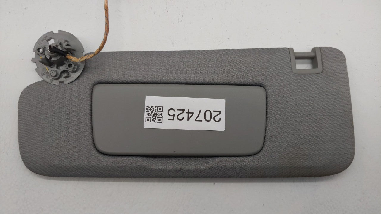 2018-2019 Chevrolet Equinox Sun Visor Shade Replacement Driver Left Mirror Fits Fits 2018 2019 OEM Used Auto Parts - Oemused