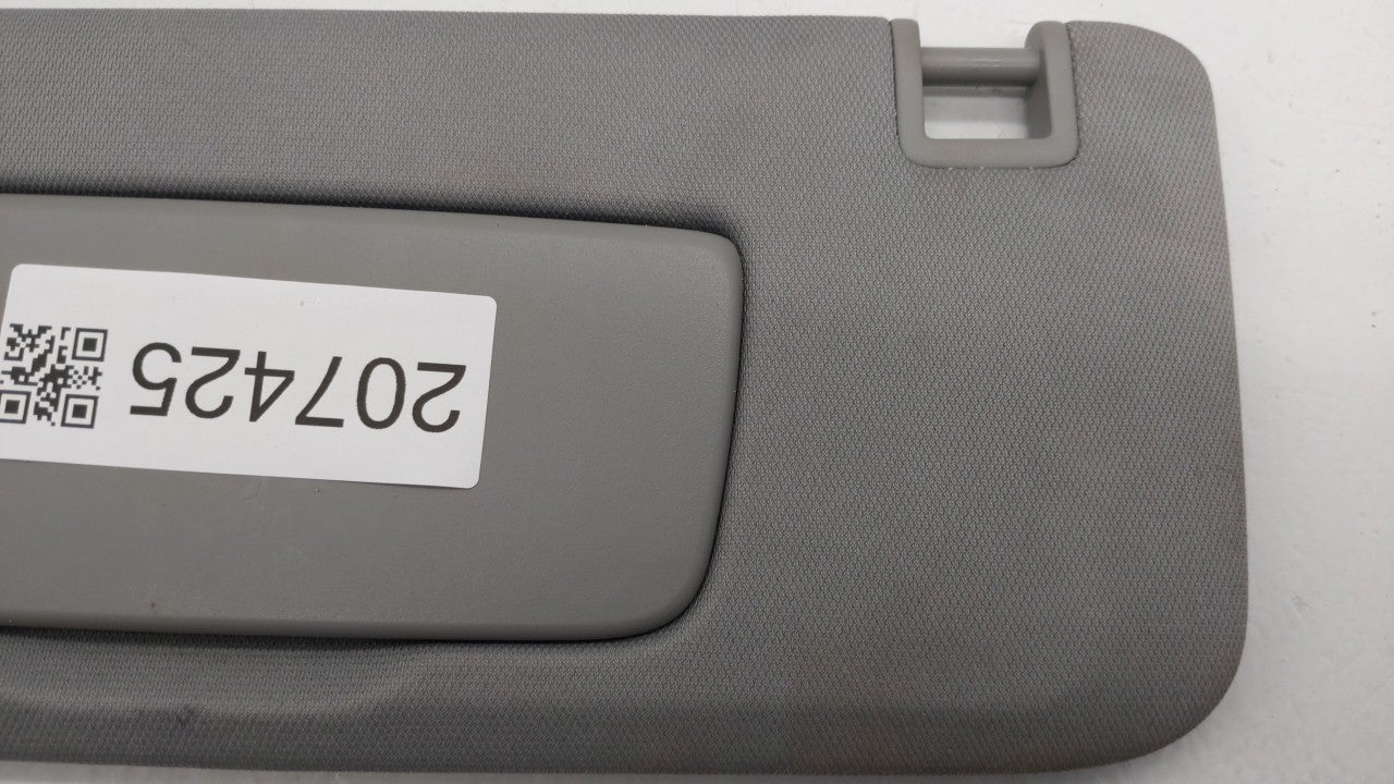 2018-2019 Chevrolet Equinox Sun Visor Shade Replacement Driver Left Mirror Fits Fits 2018 2019 OEM Used Auto Parts - Oemused