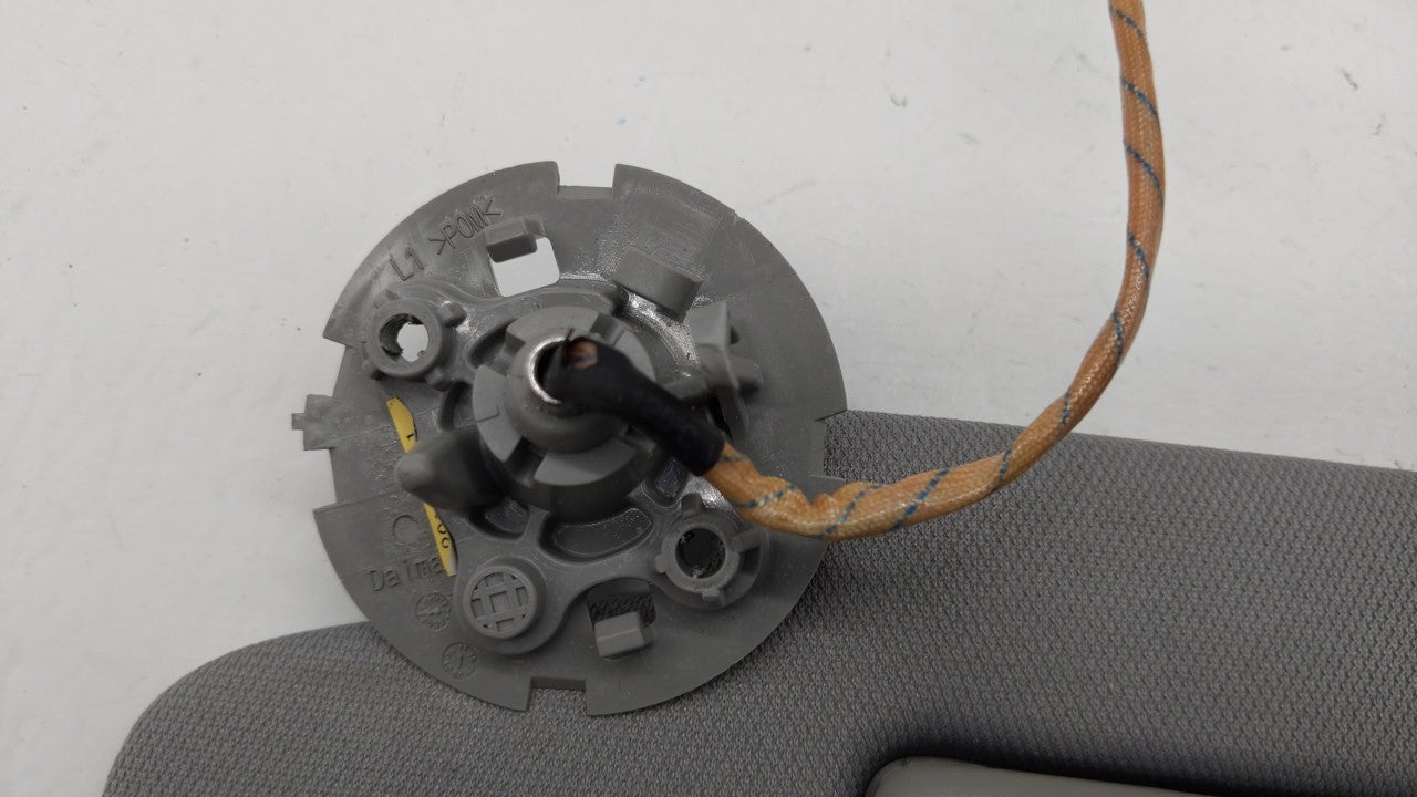 2018-2019 Chevrolet Equinox Sun Visor Shade Replacement Driver Left Mirror Fits Fits 2018 2019 OEM Used Auto Parts - Oemused