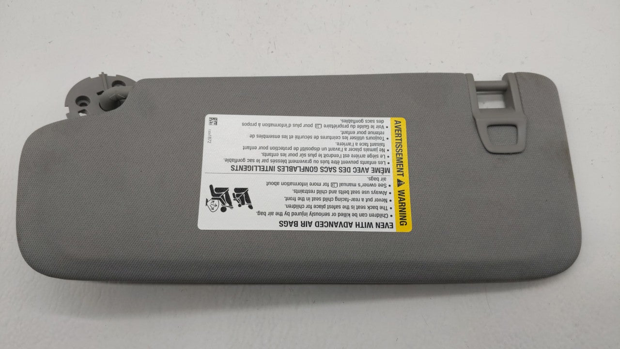 2018-2019 Chevrolet Equinox Sun Visor Shade Replacement Passenger Right Mirror Fits Fits 2018 2019 OEM Used Auto Parts - Oem