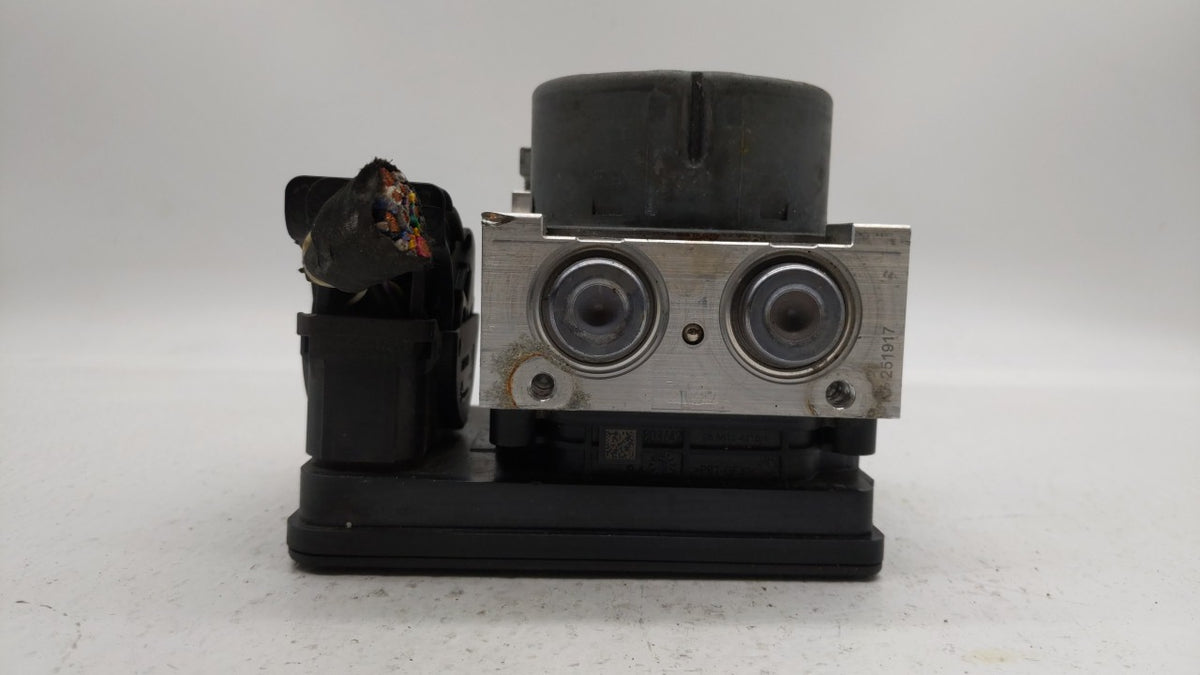 2018-2019 Chevrolet Equinox Anti-Lock Brake ABS Pump Module Actuator OEM P/N:84342052 84342055 Fits Fits 2018 2019 2020 2021