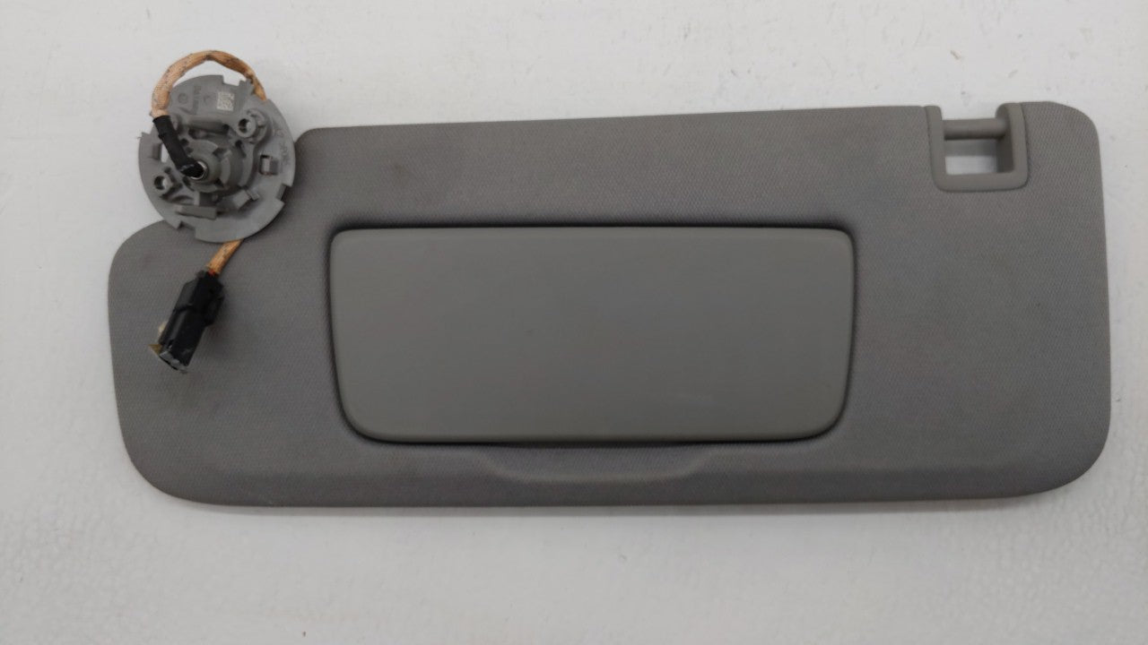 2018-2019 Chevrolet Equinox Sun Visor Shade Replacement Driver Left Mirror Fits Fits 2018 2019 OEM Used Auto Parts - Oemused
