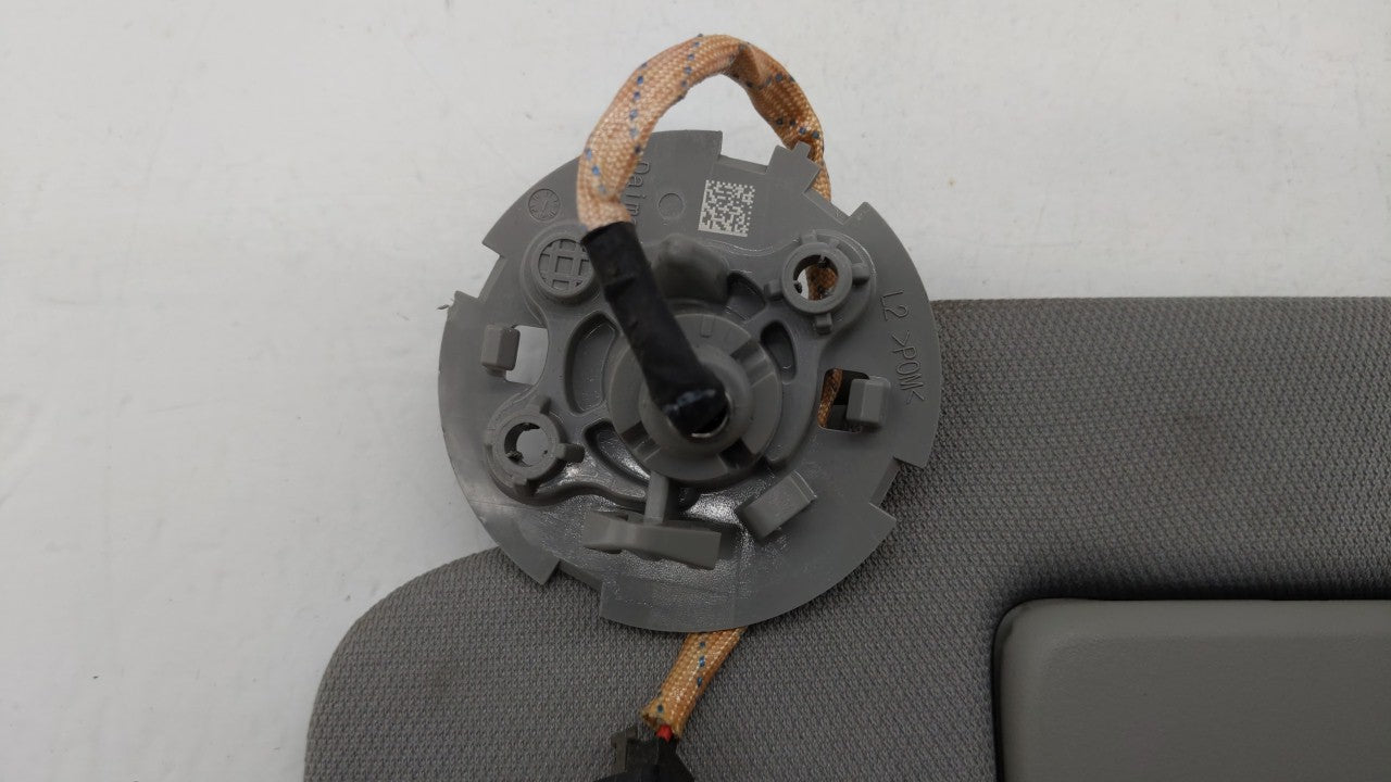 2018-2019 Chevrolet Equinox Sun Visor Shade Replacement Driver Left Mirror Fits Fits 2018 2019 OEM Used Auto Parts - Oemused