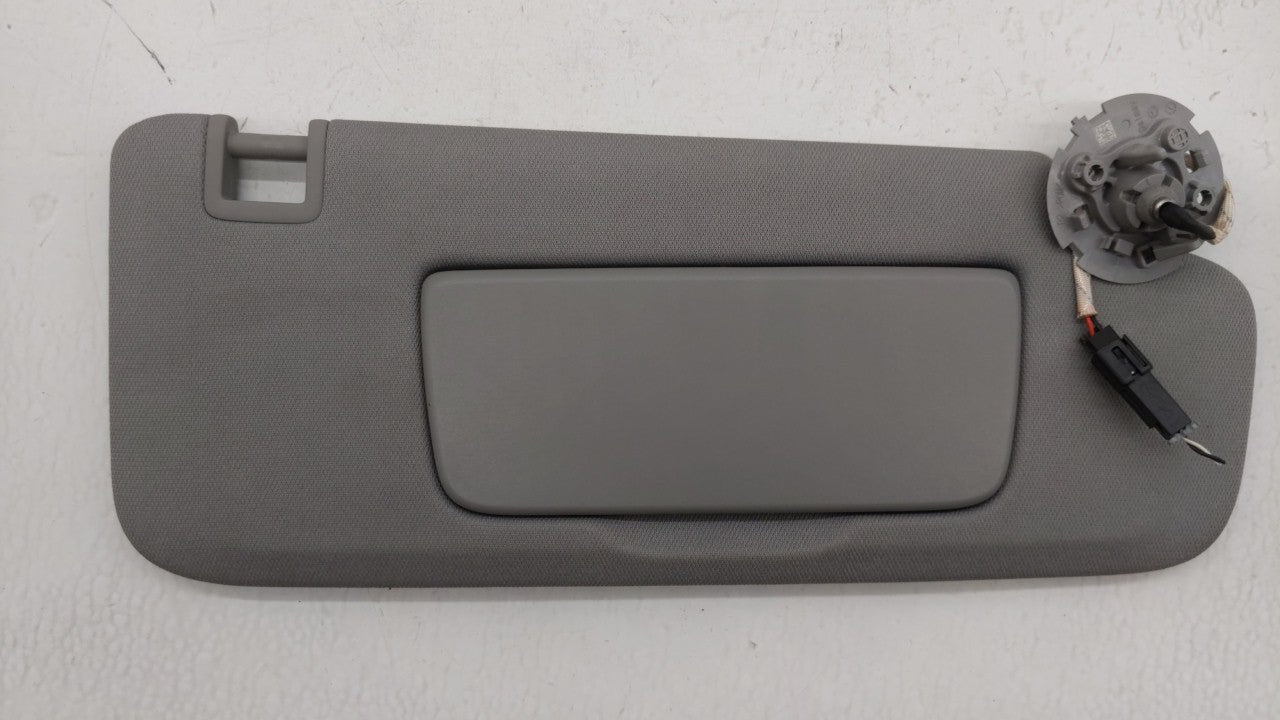 2018-2019 Chevrolet Equinox Sun Visor Shade Replacement Passenger Right Mirror Fits Fits 2018 2019 OEM Used Auto Parts - Oem