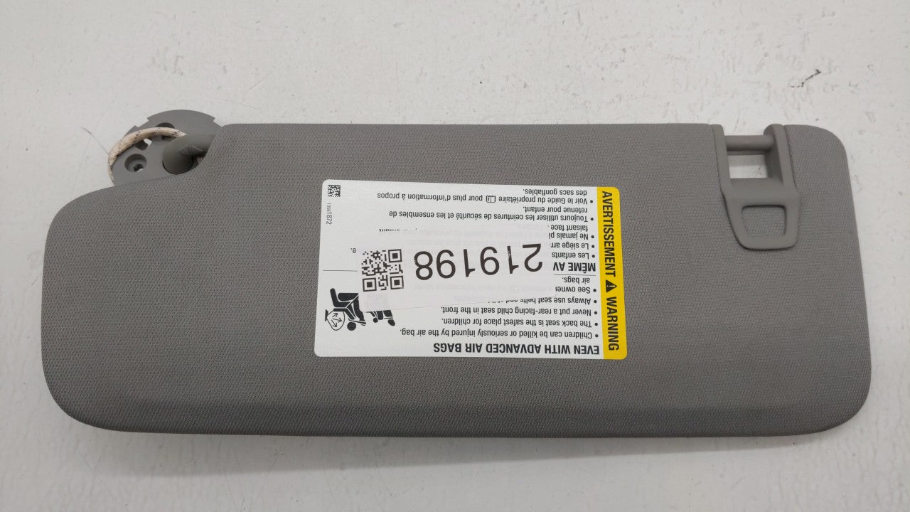 2018-2019 Chevrolet Equinox Sun Visor Shade Replacement Passenger Right Mirror Fits Fits 2018 2019 OEM Used Auto Parts - Oem