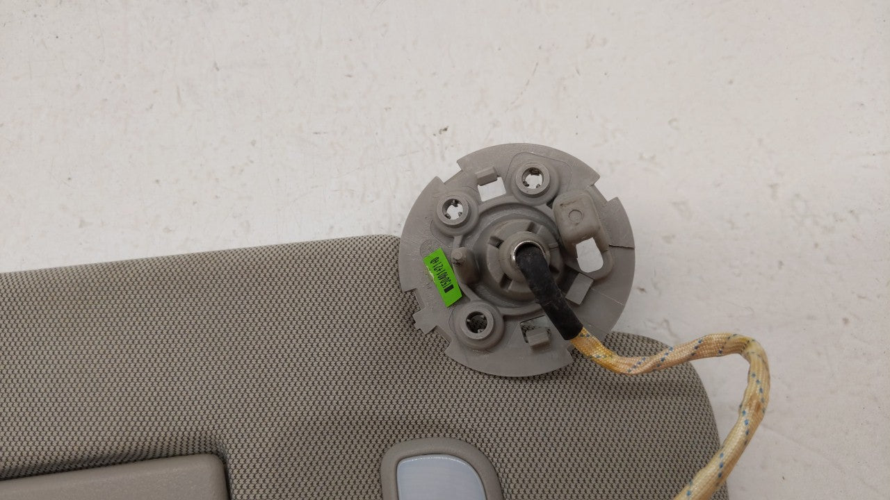 2018-2019 Chevrolet Equinox Sun Visor Shade Replacement Passenger Right Mirror Fits Fits 2018 2019 OEM Used Auto Parts - Oem