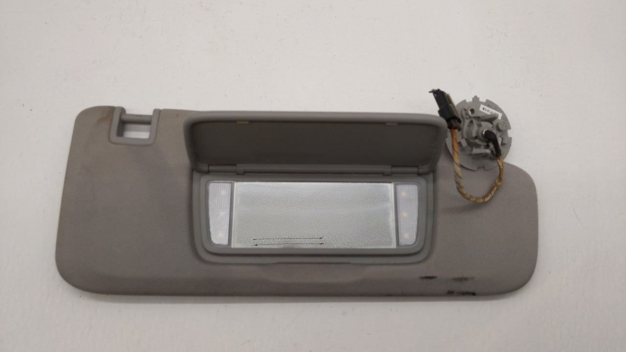 2018-2019 Chevrolet Equinox Sun Visor Shade Replacement Passenger Right Mirror Fits Fits 2018 2019 OEM Used Auto Parts - Oem