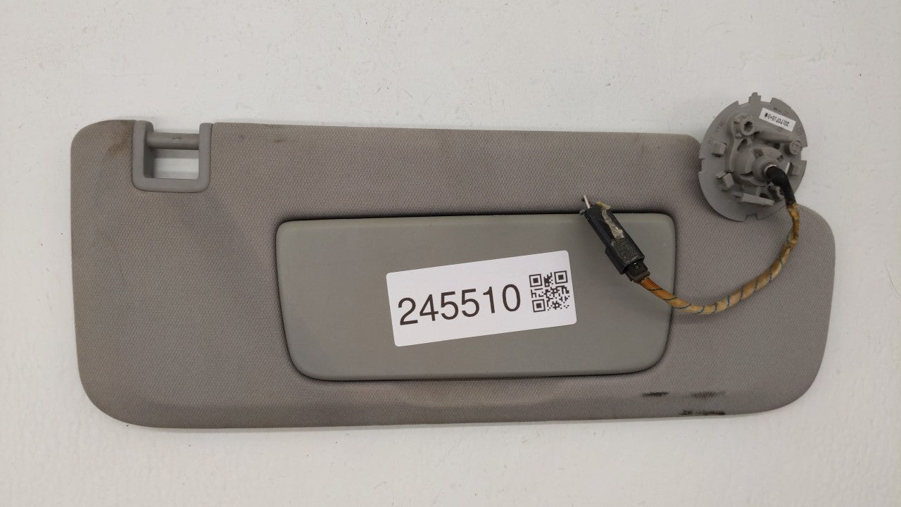 2018-2019 Chevrolet Equinox Sun Visor Shade Replacement Passenger Right Mirror Fits Fits 2018 2019 OEM Used Auto Parts - Oem