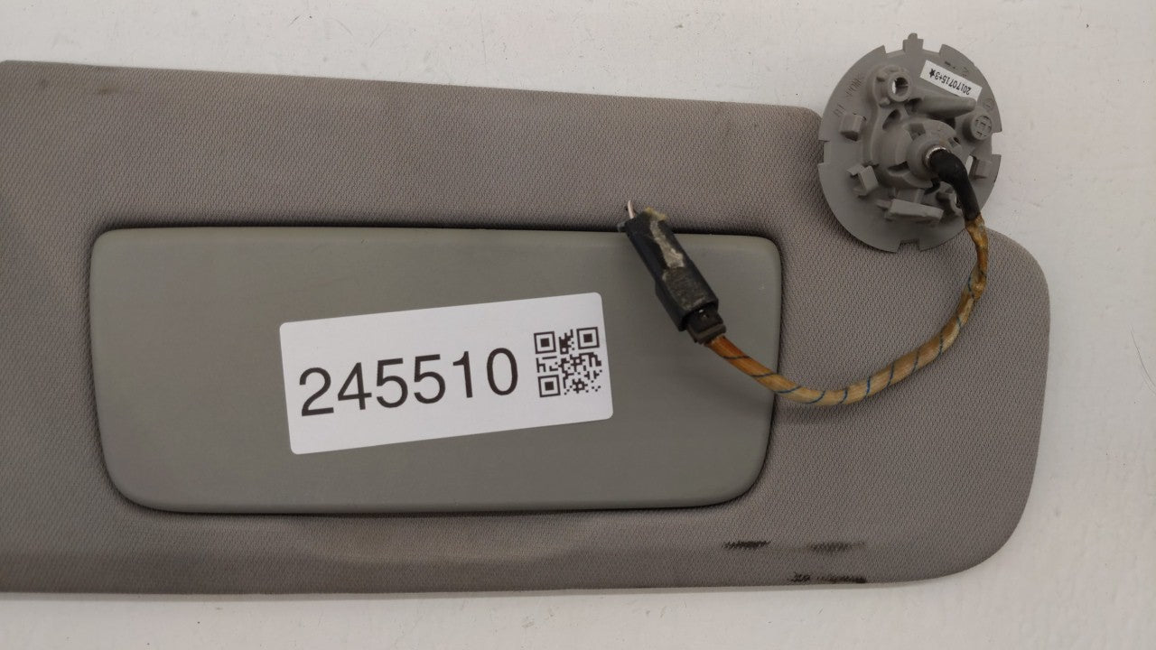 2018-2019 Chevrolet Equinox Sun Visor Shade Replacement Passenger Right Mirror Fits Fits 2018 2019 OEM Used Auto Parts - Oem