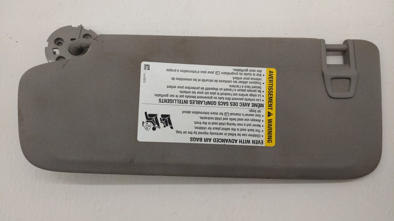 2018-2019 Chevrolet Equinox Sun Visor Shade Replacement Passenger Right Mirror Fits Fits 2018 2019 OEM Used Auto Parts - Oem