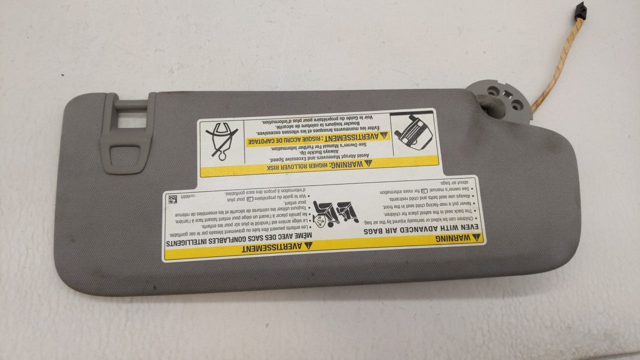 2018-2019 Chevrolet Equinox Sun Visor Shade Replacement Driver Left Mirror Fits Fits 2018 2019 OEM Used Auto Parts - Oemused