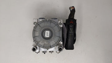 2018-2019 Chevrolet Equinox ABS Pump Control Module Replacement P/N:84646849 84560131, 84715330 Fits Fits 2018 2019 2020 2021 OEM Used Auto Parts