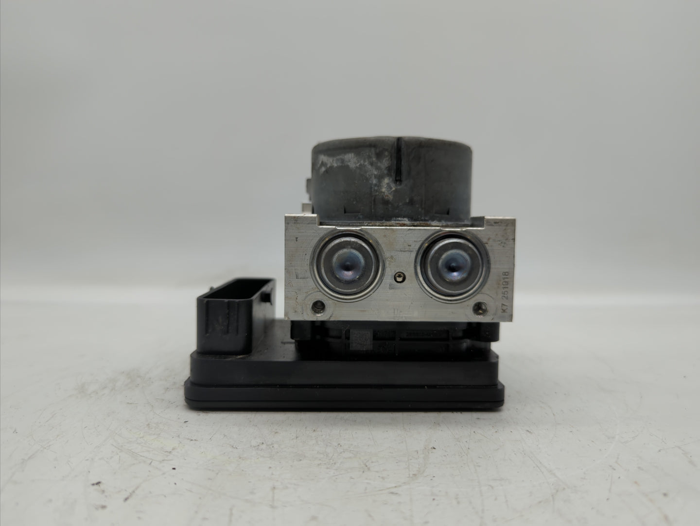 2018-2019 Chevrolet Equinox ABS Pump Control Module Replacement P/N:84342052 84646849, 84560131, 84715330 Fits Fits 2018 201