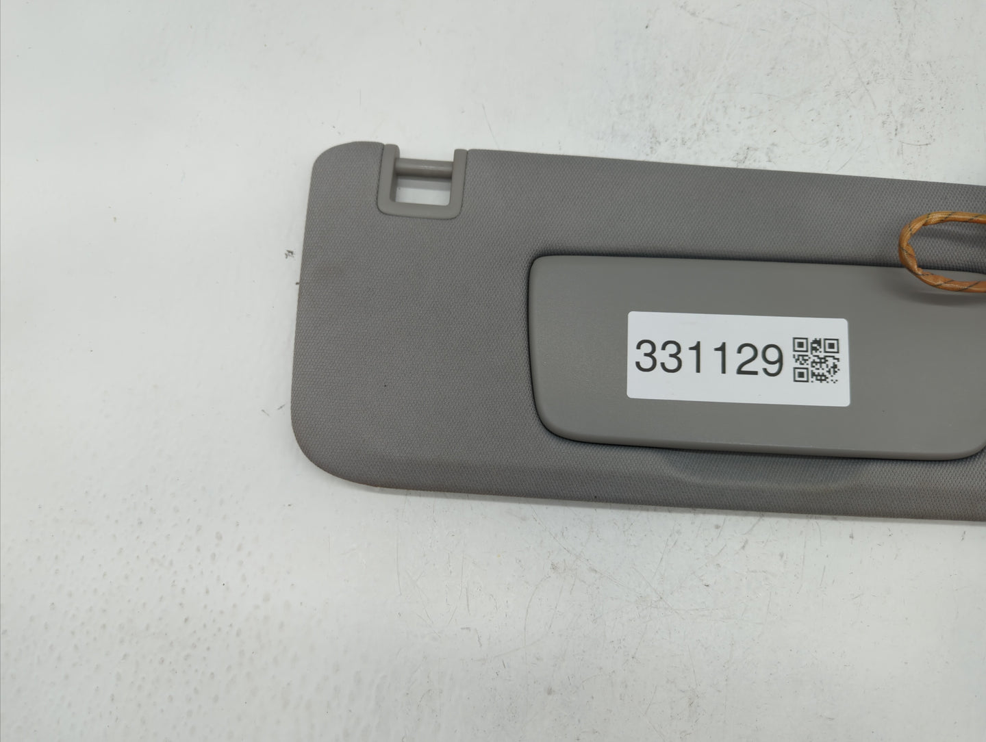 2018-2019 Chevrolet Equinox Sun Visor Shade Replacement Passenger Right Mirror Fits Fits 2018 2019 OEM Used Auto Parts - Oem