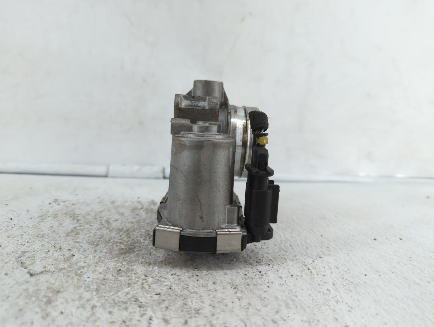 2018-2019 Chevrolet Equinox Throttle Body P/N:12671379AA Fits Fits 2016 2017 2018 2019 OEM Used Auto Parts - Oemusedautopart