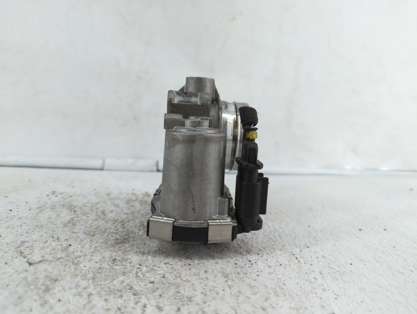 2018-2019 Chevrolet Equinox Throttle Body P/N:12671379AA Fits Fits 2016 2017 2018 2019 OEM Used Auto Parts - Oemusedautopart