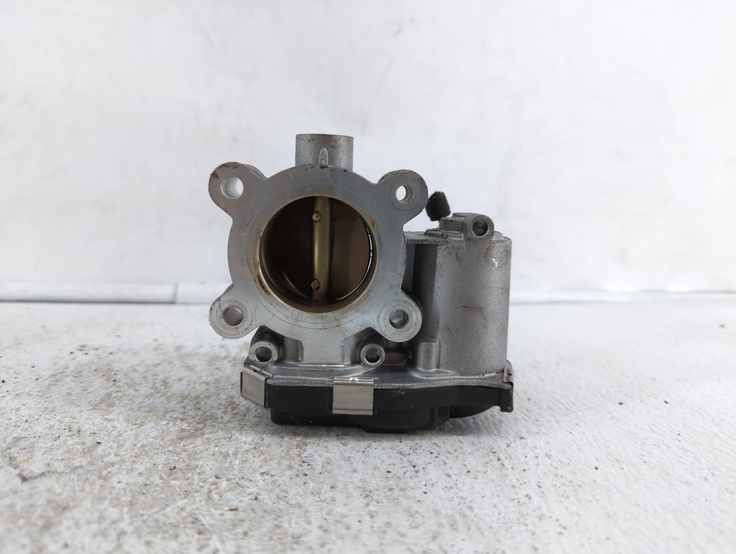 2018-2019 Chevrolet Equinox Throttle Body P/N:12671379AA Fits Fits 2016 2017 2018 2019 OEM Used Auto Parts - Oemusedautopart