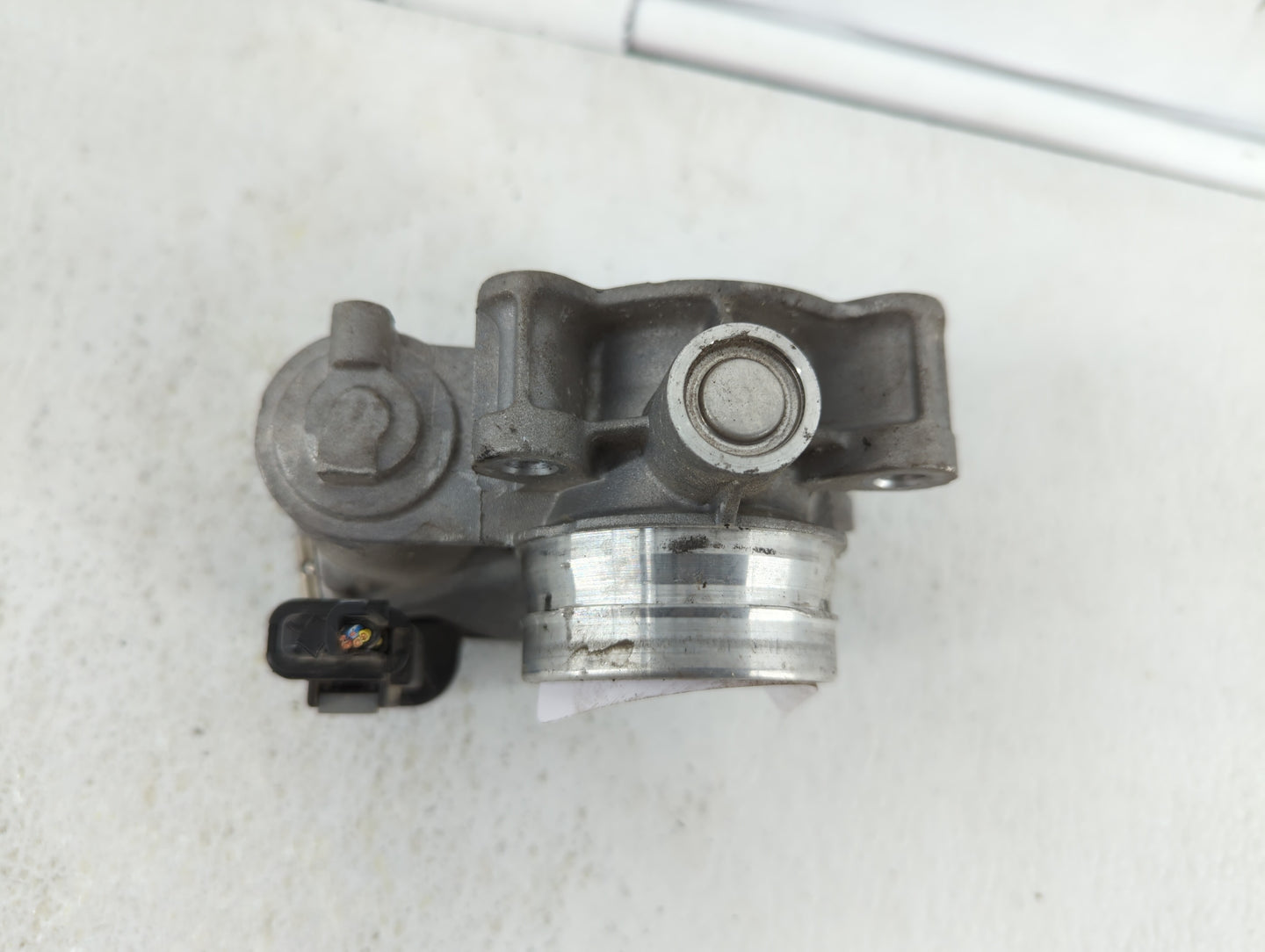 2018-2019 Chevrolet Equinox Throttle Body P/N:12671379AA Fits Fits 2016 2017 2018 2019 OEM Used Auto Parts - Oemusedautopart
