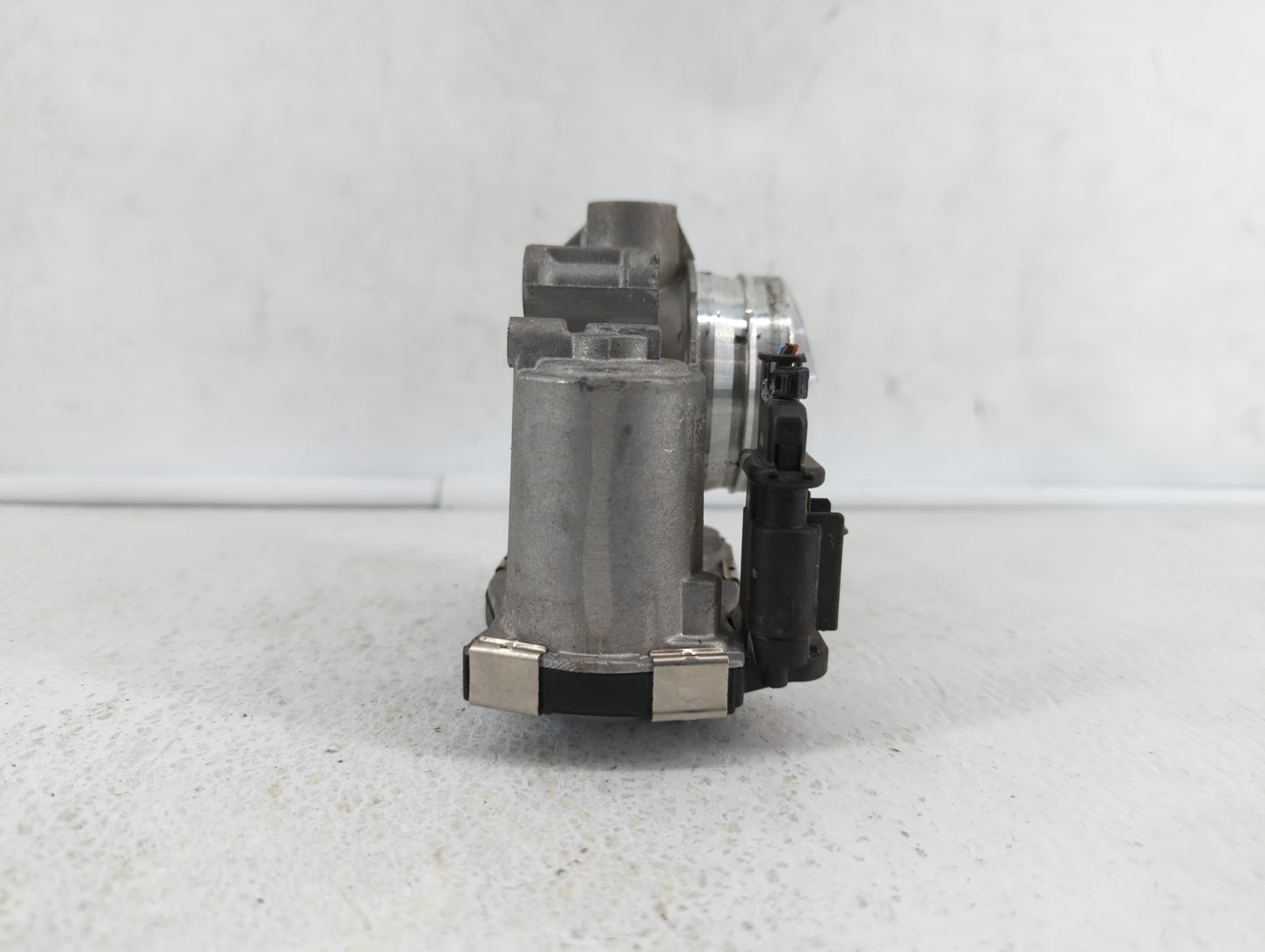 2018-2019 Chevrolet Equinox Throttle Body P/N:12671379AA Fits Fits 2016 2017 2018 2019 OEM Used Auto Parts - Oemusedautopart