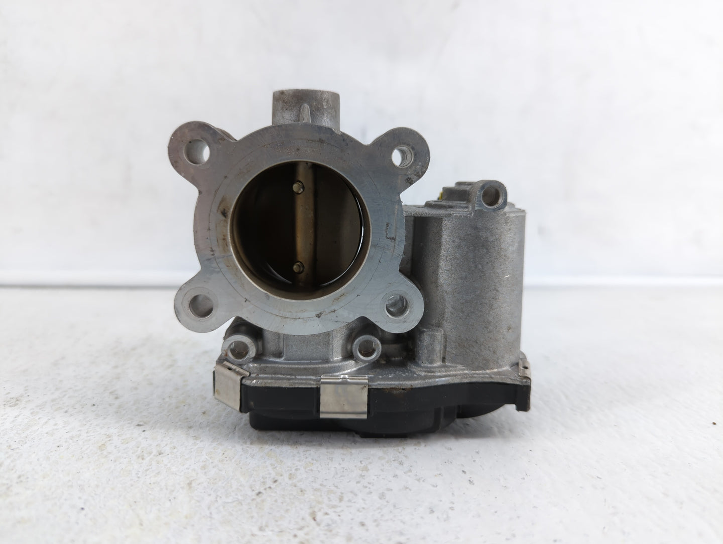 2018-2019 Chevrolet Equinox Throttle Body P/N:12671379AA Fits Fits 2016 2017 2018 2019 OEM Used Auto Parts - Oemusedautopart