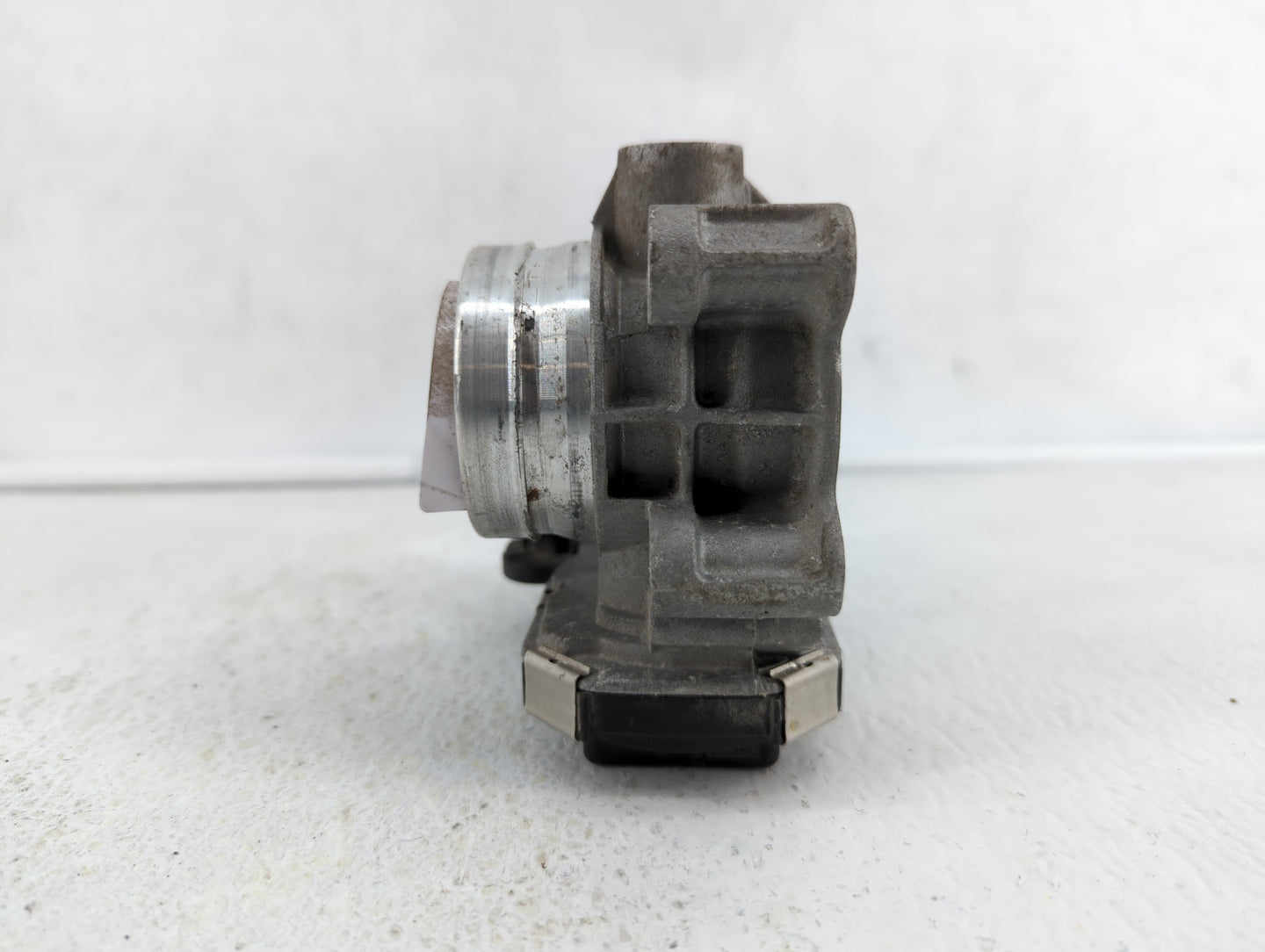 2018-2019 Chevrolet Equinox Throttle Body P/N:12671379AA Fits Fits 2016 2017 2018 2019 OEM Used Auto Parts - Oemusedautopart