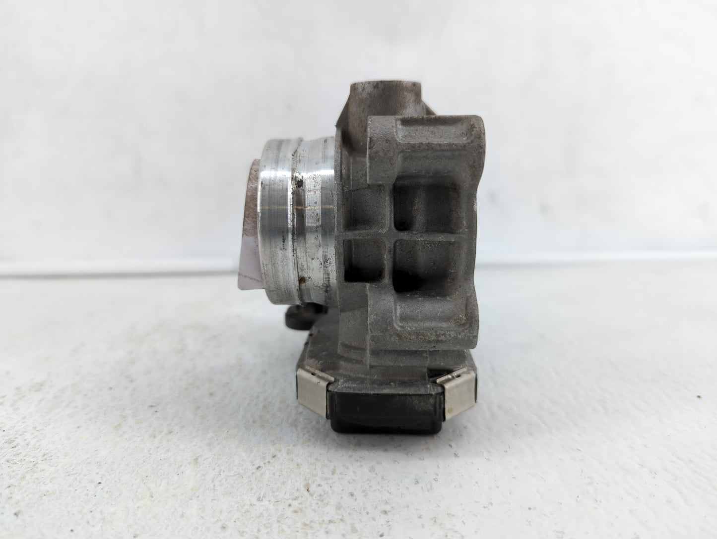 2018-2019 Chevrolet Equinox Throttle Body P/N:12671379AA Fits Fits 2016 2017 2018 2019 OEM Used Auto Parts - Oemusedautopart
