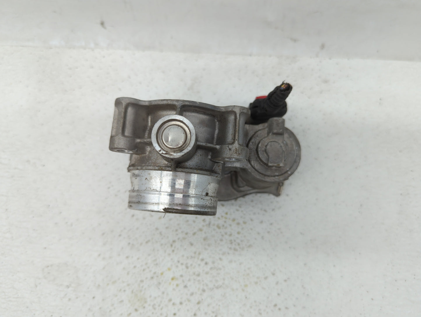 2018-2019 Chevrolet Equinox Throttle Body P/N:55496779AA 55498779AA Fits Fits 2017 2018 2019 OEM Used Auto Parts - Oemusedau