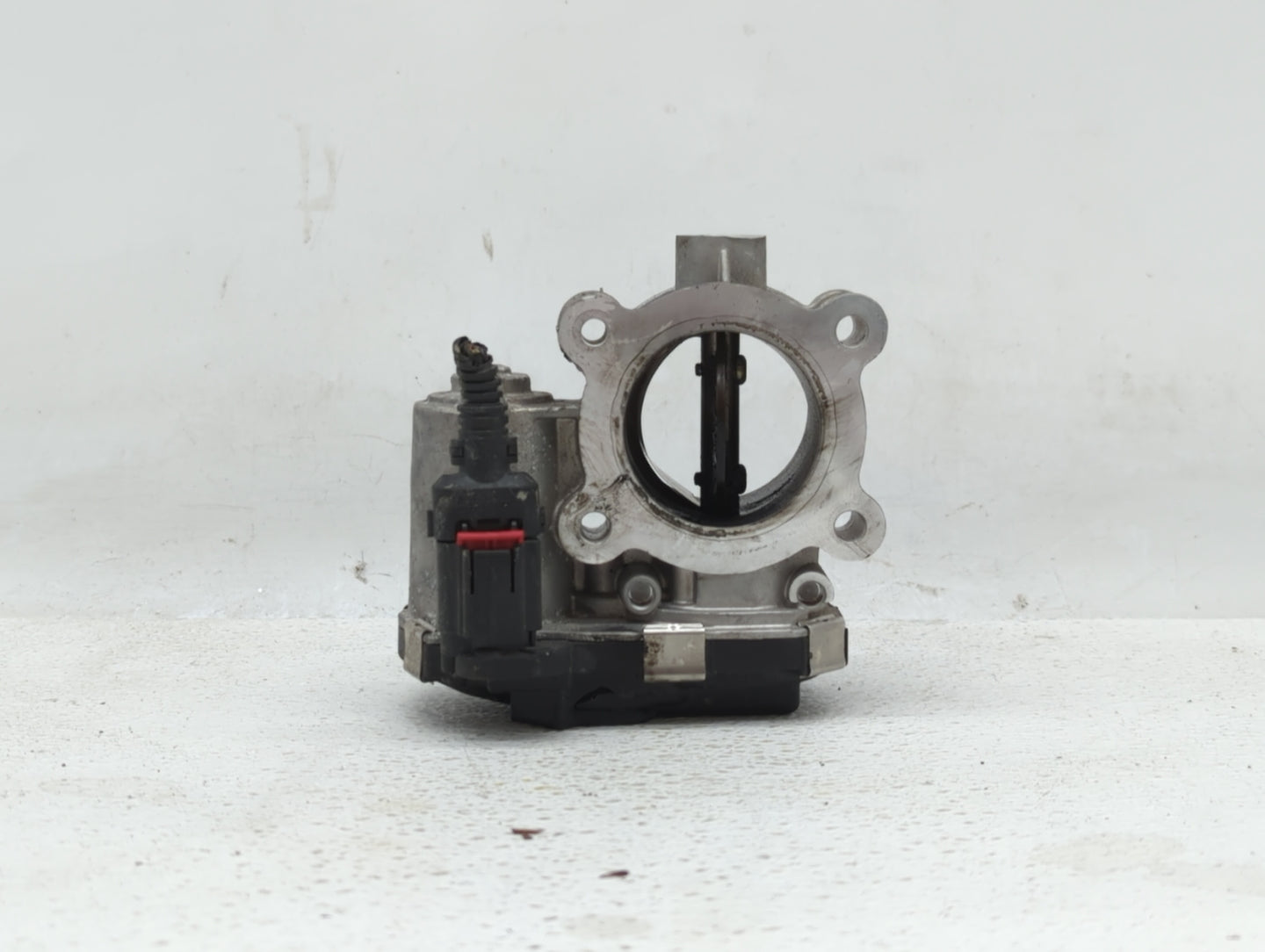 2018-2019 Chevrolet Equinox Throttle Body P/N:55496779AA 55498779AA Fits Fits 2017 2018 2019 OEM Used Auto Parts - Oemusedau