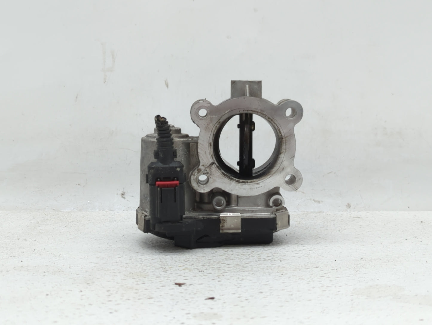 2018-2019 Chevrolet Equinox Throttle Body P/N:55496779AA 55498779AA Fits Fits 2017 2018 2019 OEM Used Auto Parts - Oemusedau