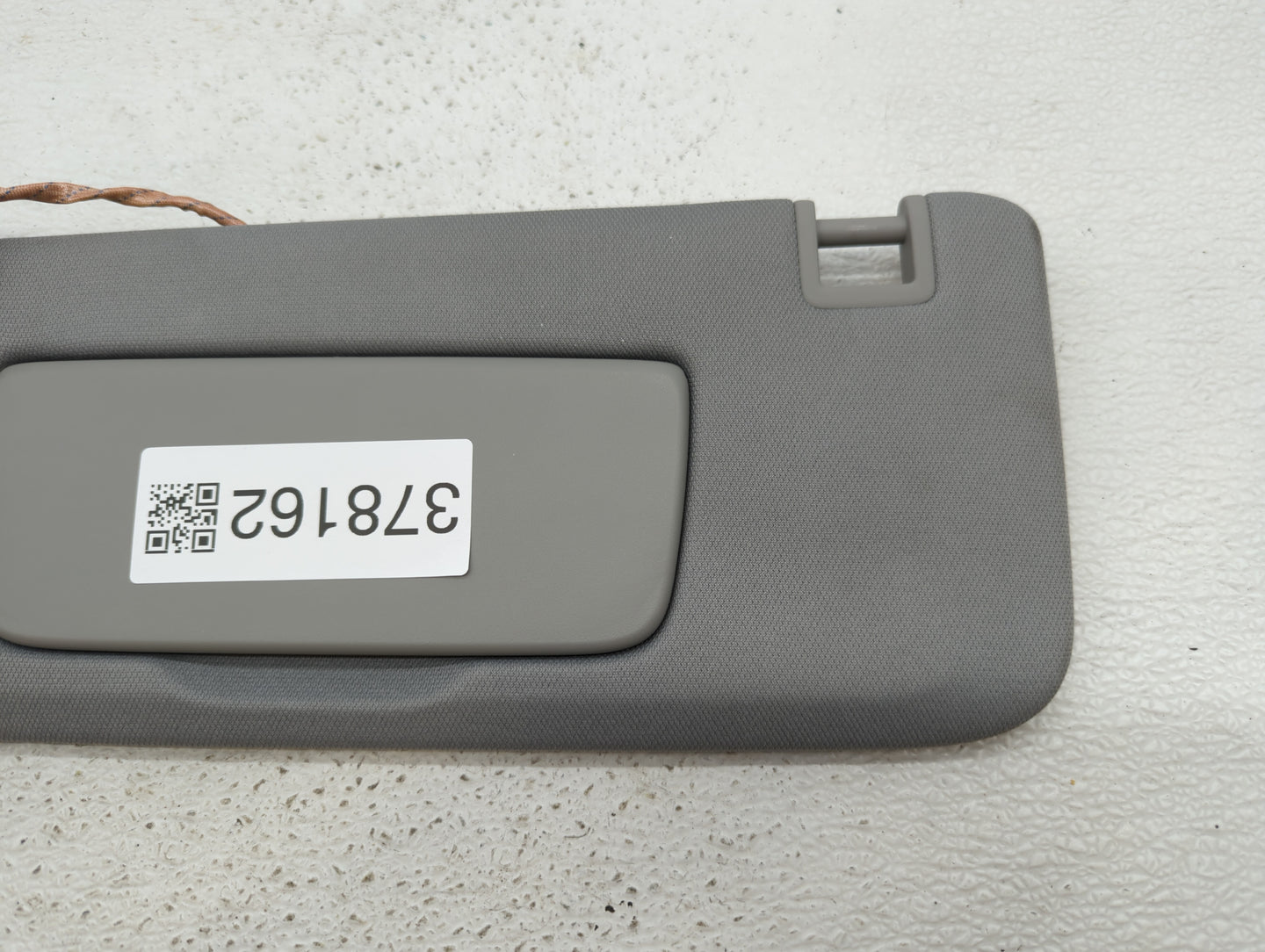 2018-2019 Chevrolet Equinox Sun Visor Shade Replacement Driver Left Mirror Fits Fits 2018 2019 OEM Used Auto Parts - Oemused