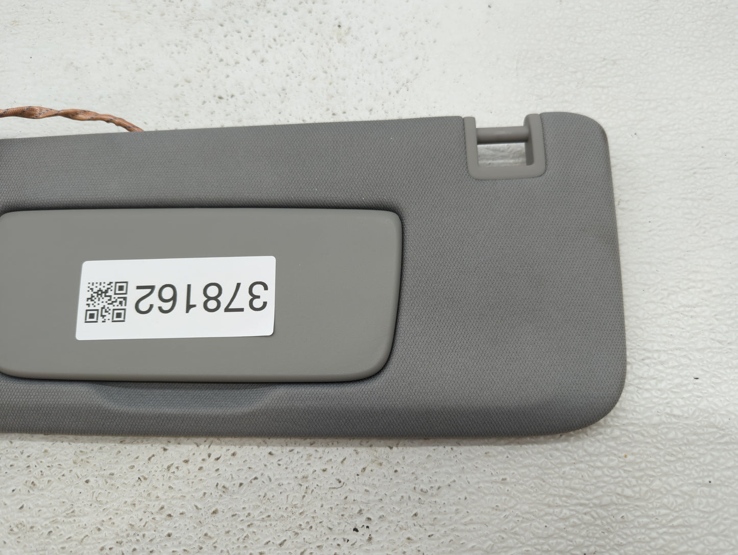 2018-2019 Chevrolet Equinox Sun Visor Shade Replacement Driver Left Mirror Fits Fits 2018 2019 OEM Used Auto Parts - Oemused