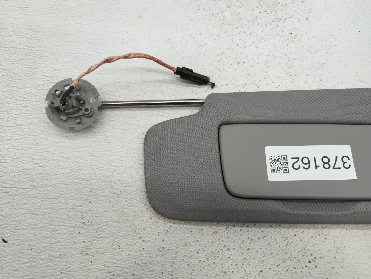 2018-2019 Chevrolet Equinox Sun Visor Shade Replacement Driver Left Mirror Fits Fits 2018 2019 OEM Used Auto Parts - Oemused