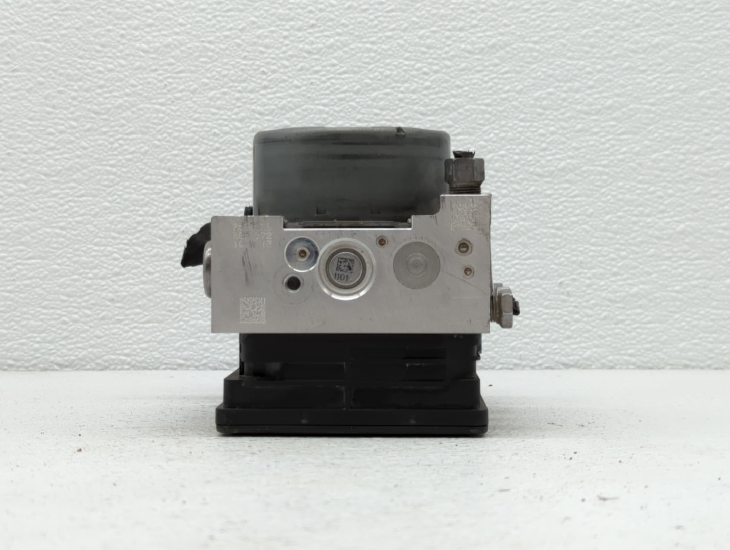 2018-2019 Chevrolet Equinox ABS Pump Control Module Replacement P/N:84414759 84254908 Fits Fits 2018 2019 OEM Used Auto Part