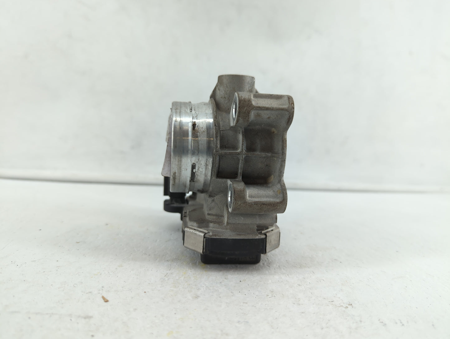 2018-2019 Chevrolet Equinox Throttle Body P/N:12671379AA Fits Fits 2016 2017 2018 2019 OEM Used Auto Parts - Oemusedautopart