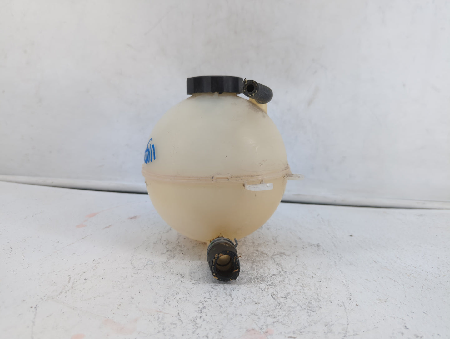 2018 Chevrolet Equinox Radiator Coolant Overflow Expansion Tank Bottle 400159 - Oemusedautoparts1.com
