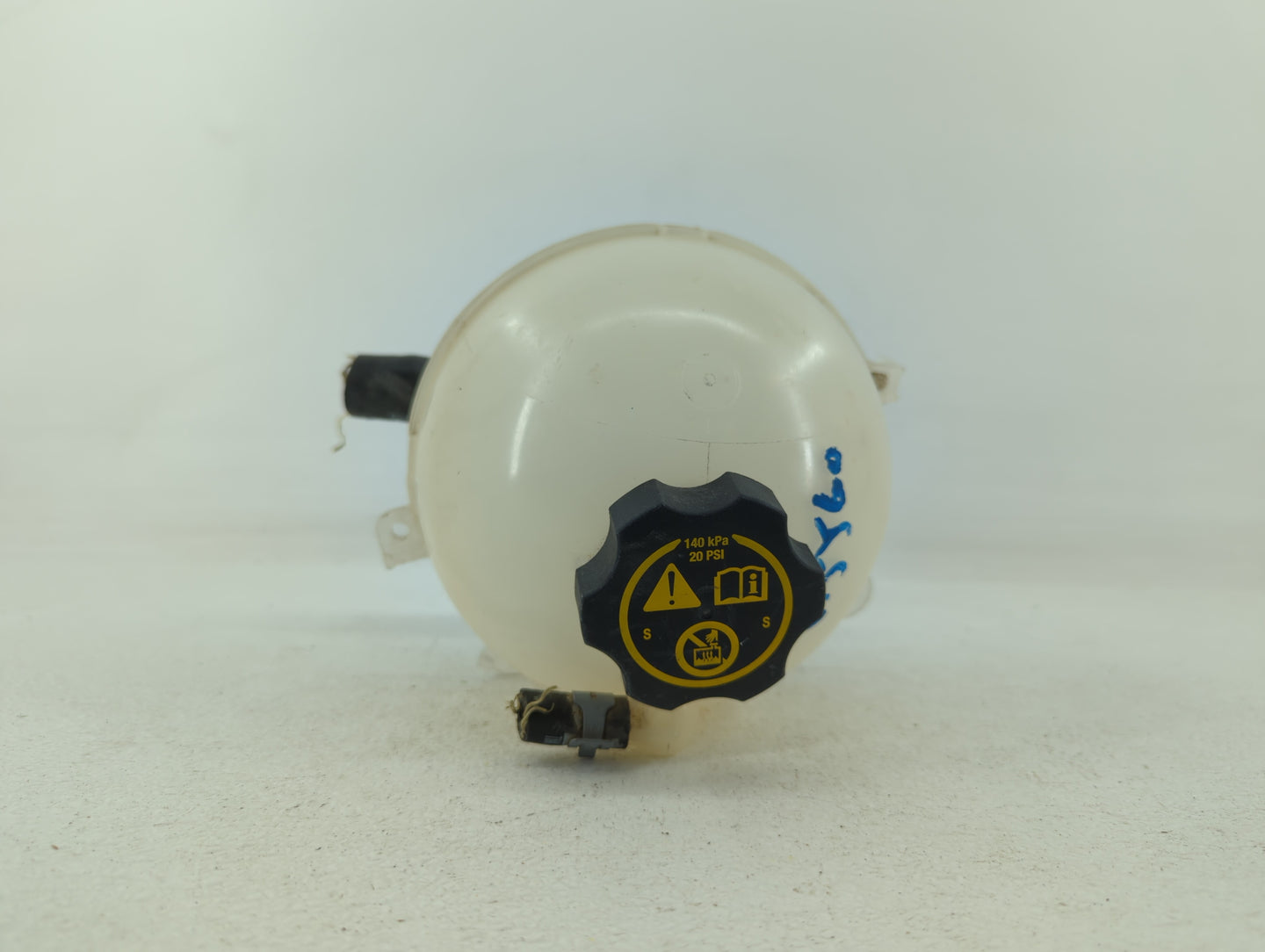 2018 Chevrolet Equinox Radiator Coolant Overflow Expansion Tank Bottle 414054 - Oemusedautoparts1.com