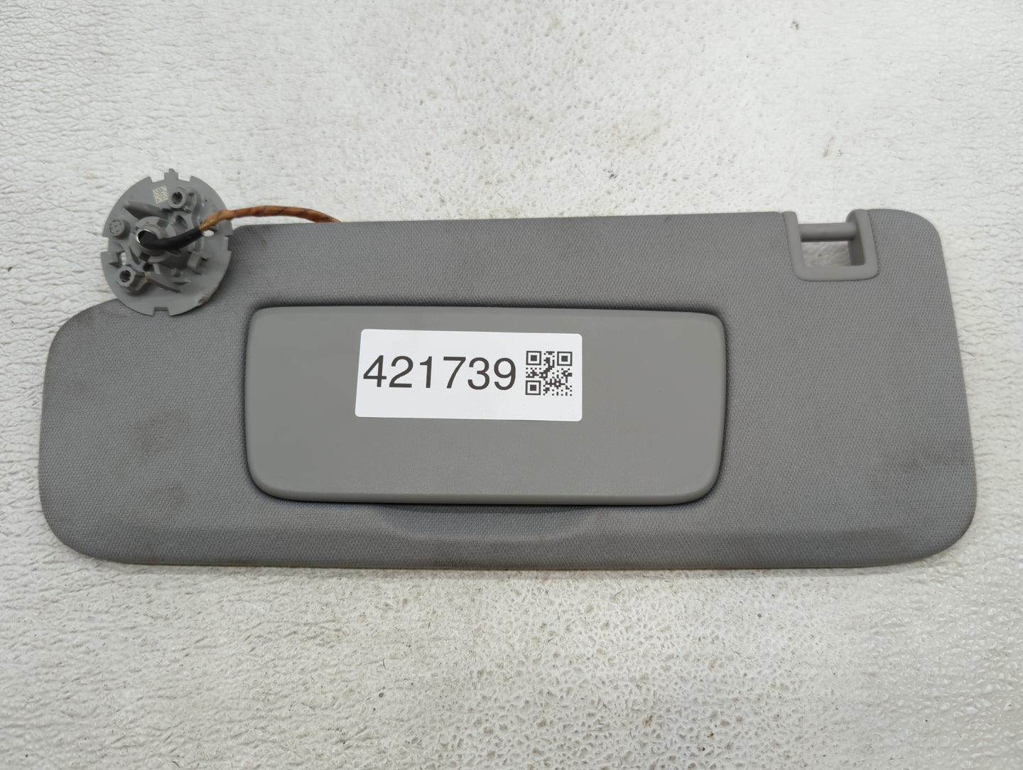 2018-2019 Chevrolet Equinox Sun Visor Shade Replacement Driver Left Mirror Fits Fits 2018 2019 OEM Used Auto Parts - Oemused