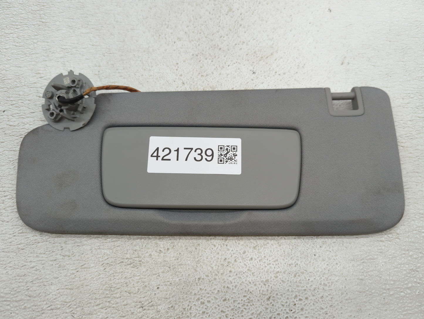 2018-2019 Chevrolet Equinox Sun Visor Shade Replacement Driver Left Mirror Fits Fits 2018 2019 OEM Used Auto Parts - Oemused