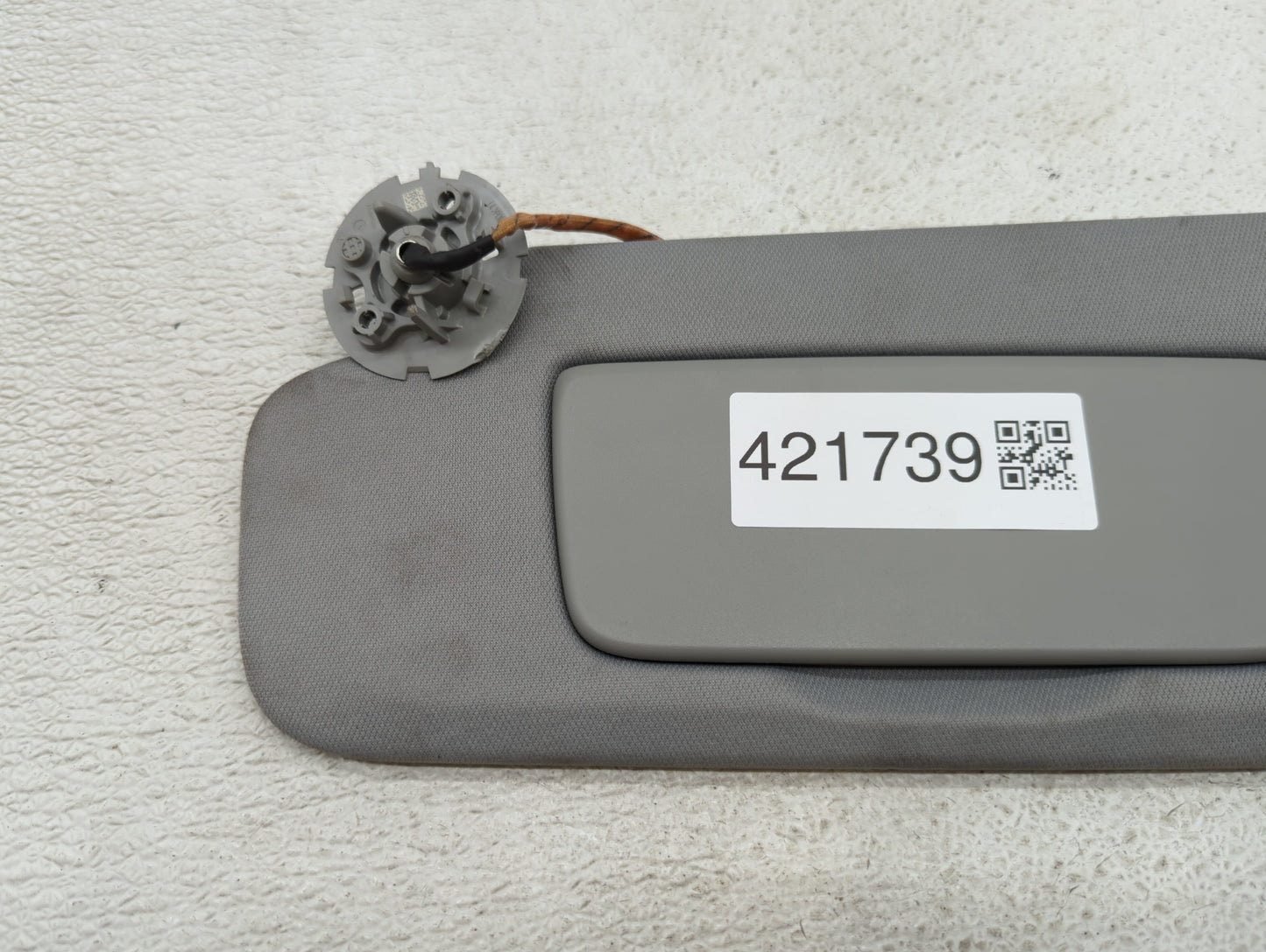 2018-2019 Chevrolet Equinox Sun Visor Shade Replacement Driver Left Mirror Fits Fits 2018 2019 OEM Used Auto Parts - Oemused