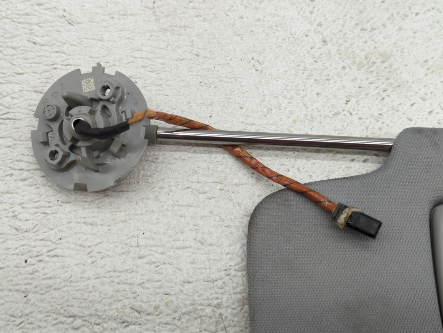 2018-2019 Chevrolet Equinox Sun Visor Shade Replacement Driver Left Mirror Fits Fits 2018 2019 OEM Used Auto Parts - Oemused