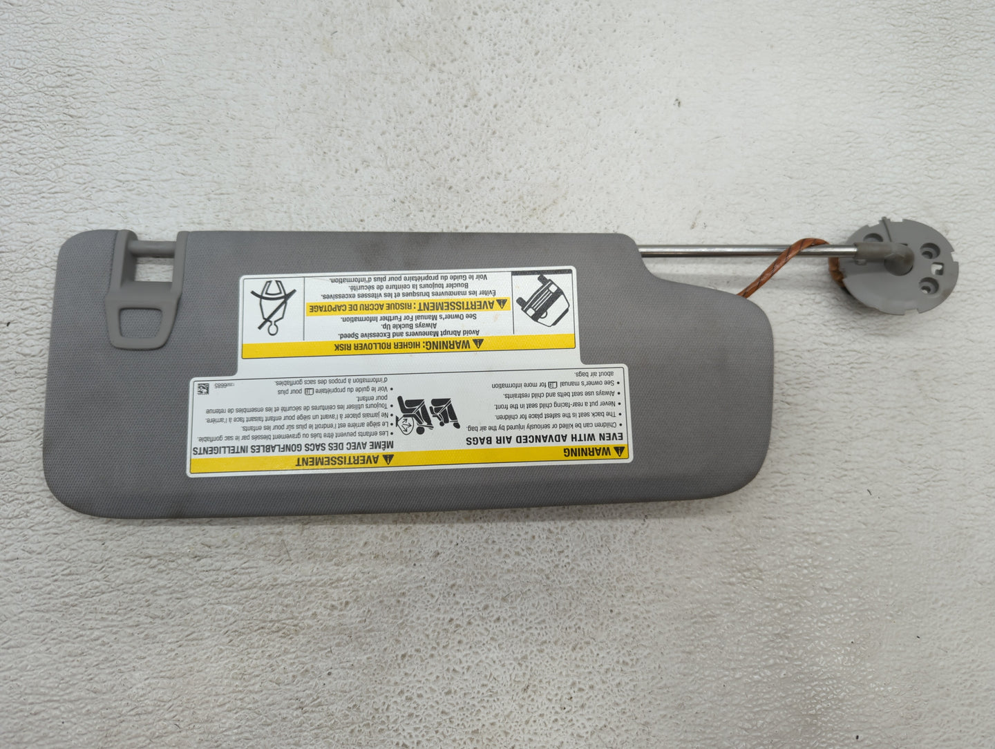 2018-2019 Chevrolet Equinox Sun Visor Shade Replacement Driver Left Mirror Fits Fits 2018 2019 OEM Used Auto Parts - Oemused