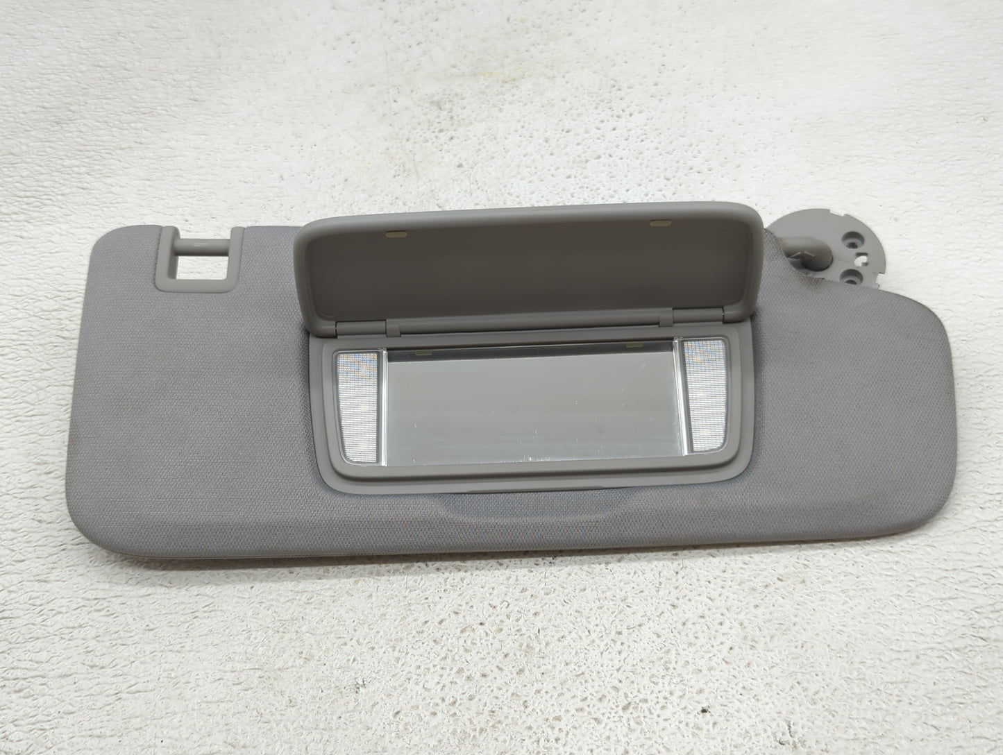 2018-2019 Chevrolet Equinox Sun Visor Shade Replacement Passenger Right Mirror Fits Fits 2018 2019 OEM Used Auto Parts - Oem