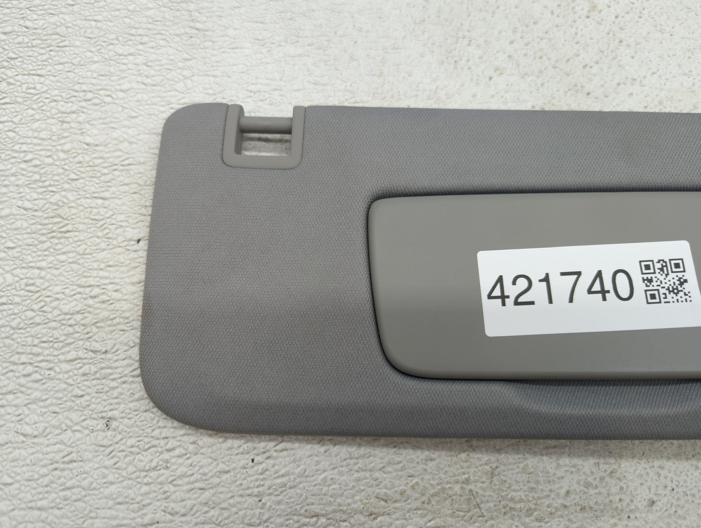 2018-2019 Chevrolet Equinox Sun Visor Shade Replacement Passenger Right Mirror Fits Fits 2018 2019 OEM Used Auto Parts - Oem